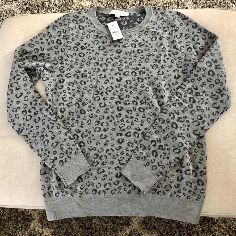 NWT Loft sz M Gray leopard print sweater